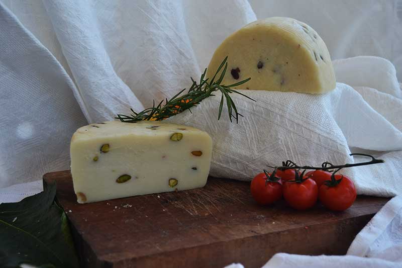 pecorino al pistacchio